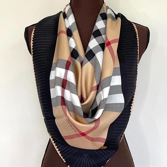 Burberry Scarf Iconic Beige Check Black Border Silk Wrap - Picture 8 of 10